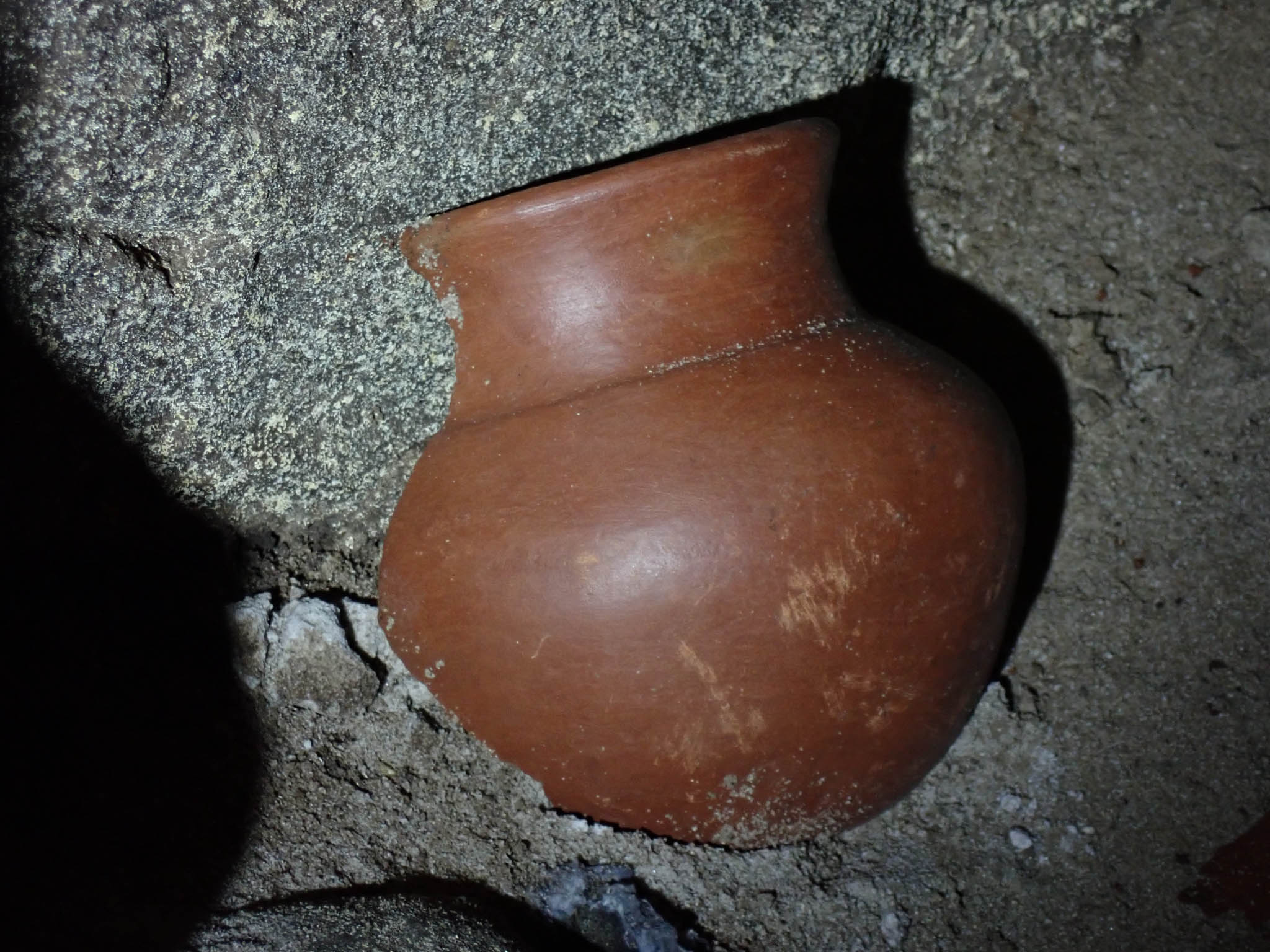 A broken pot[Photo][20260328]